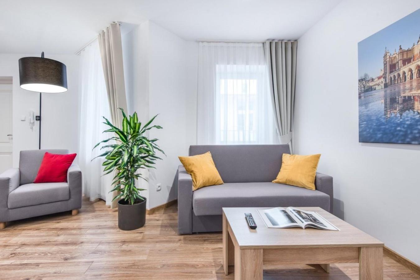 Old Town Apartments - B12 คราคูฟ ภายนอก รูปภาพ